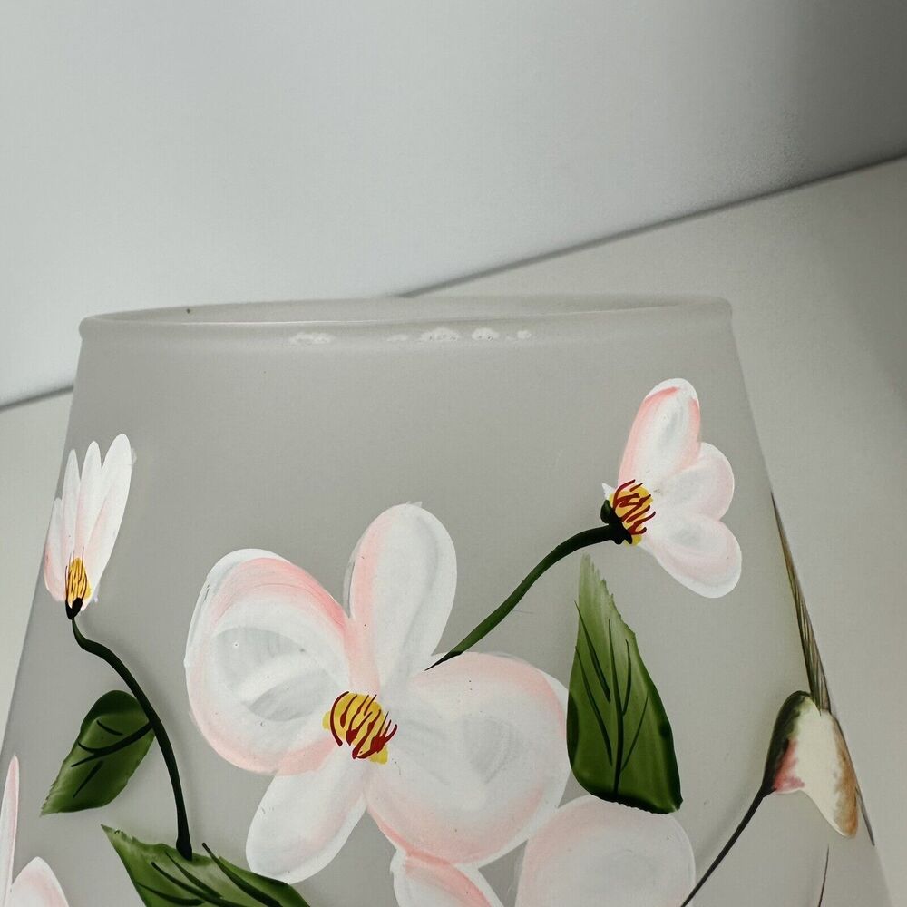 Valerie Parrhill Frosted Satin Glass Floral Hummingbird Lamp 7.5” NEW - Picture 4 of 7